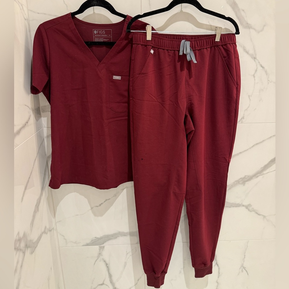 Burgundy FIGS Women’s Joggers Scrub Set Medium Tall